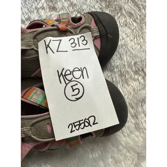KEEN Newport Sandals Youth Big Girl Size 5 Pink - Picture 2 of 7